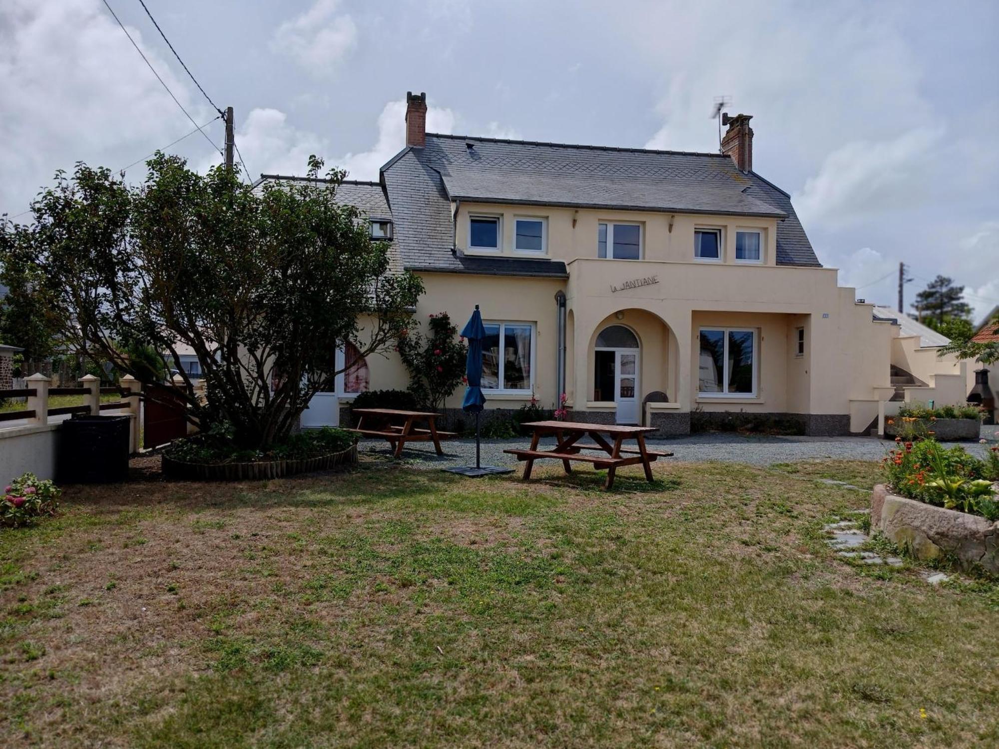 Cottage, St Martin-De-Bréhal Exterior photo